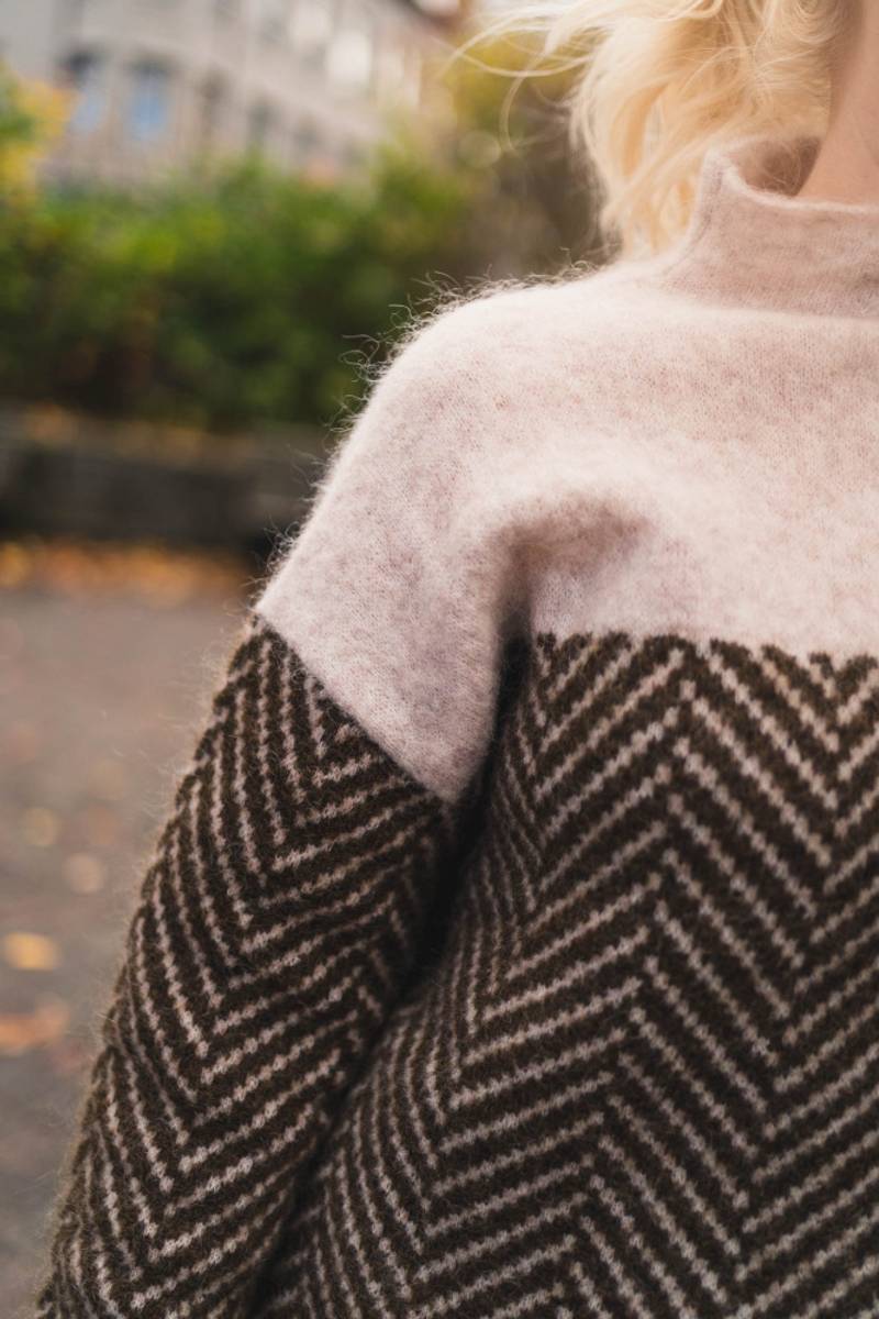ADELINE | Jersey de cuello alto premium de punto fino