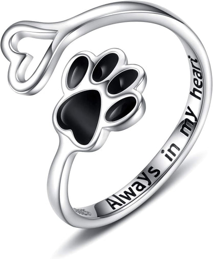 Anillo hecho a mano con pata y corazón