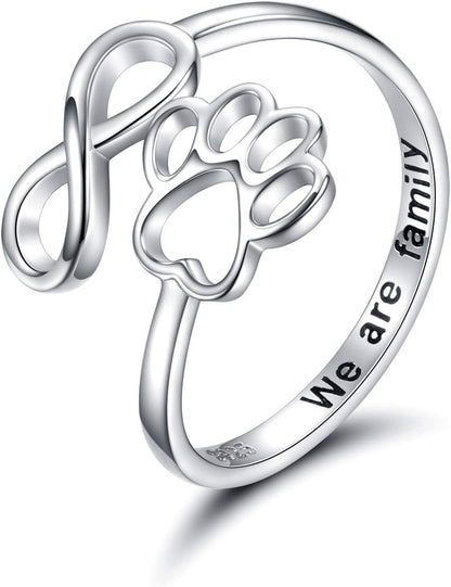 Anillo hecho a mano con pata y corazón