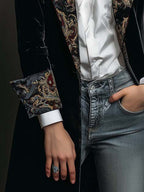 CAMILLA | Blazer Ajustado con Estampado Barroco Negro