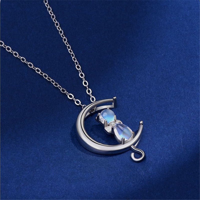Collar de piedra lunar creciente con gato